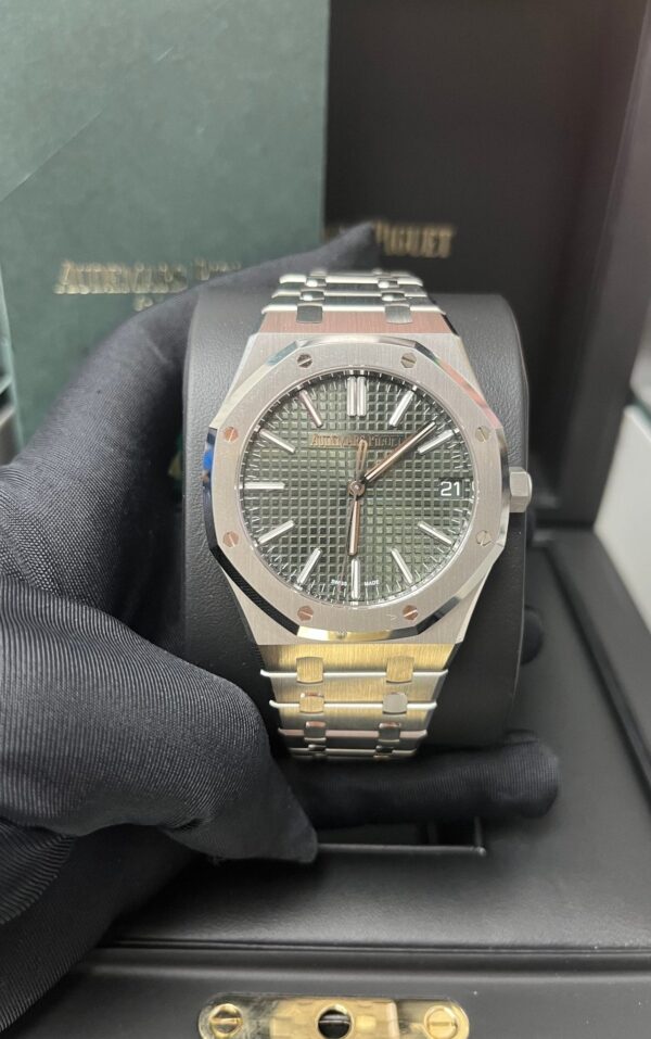 Audemars Piguet Royal Oak "50th Anniversary" Green Dial 15510ST.OO.1320ST.04 - Image 3