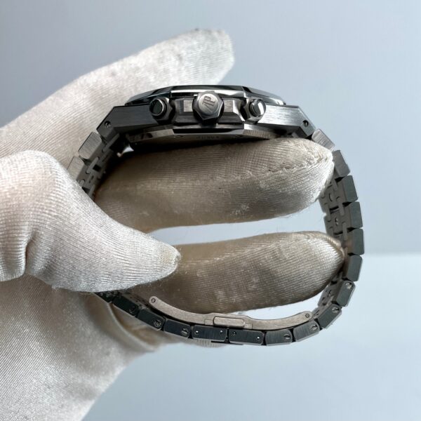Audemars Piguet Royal Oak Chronograph Platinum Titanium Limited Edition (Ref 26331IP.OO.1220IP.01) - Image 8
