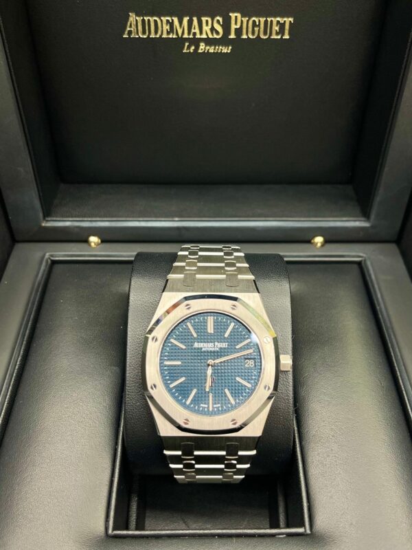 Audemars Piguet Royal Oak Jumbo 39mm Stainless Steel Jumbo Ultra-Thin Blue Dial 15202ST.OO.1240ST.01 - Image 4