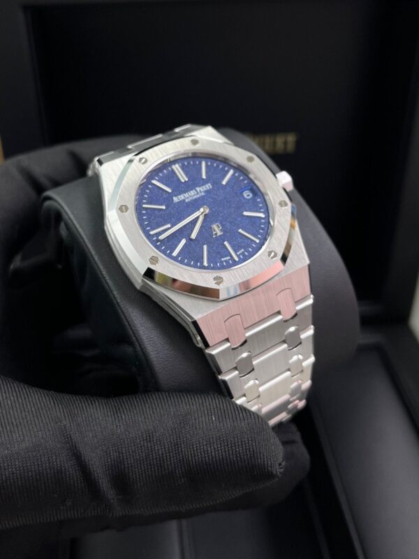 Audemars Piguet Royal Oak Jumbo  Extra-thin 16202BC.OO.1240BC.02 - Image 3