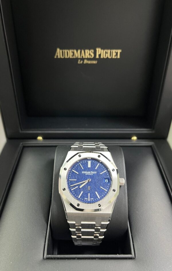 Audemars Piguet Royal Oak Jumbo  Extra-thin 16202BC.OO.1240BC.02 - Image 4