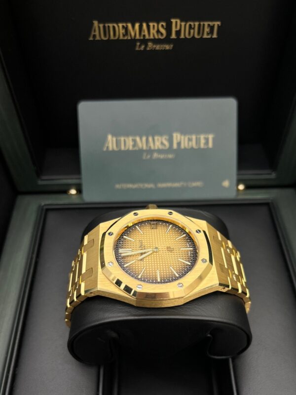Audemars Piguet Royal Oak Jumbo Extra Thin 50th Anniversary "Smoked Gold" 2022 16202BA.OO.1240BA.01 - Image 8