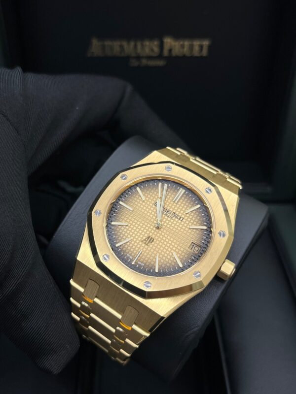 Audemars Piguet Royal Oak Jumbo Extra Thin 50th Anniversary "Smoked Gold" 2022 16202BA.OO.1240BA.01 - Image 16
