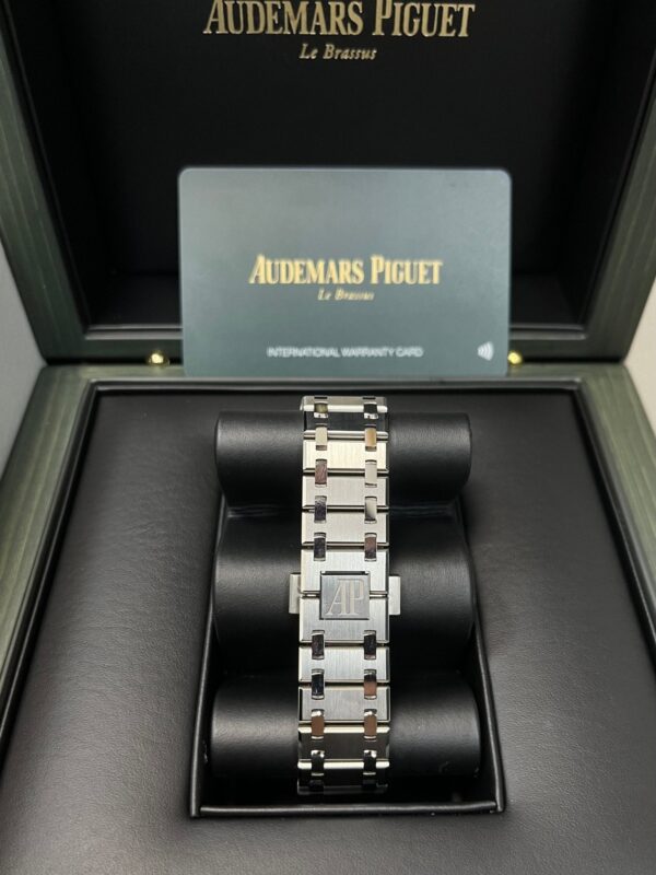 Audemars Piguet Royal Oak Jumbo Extra-thin Burgundy 16202XT.OO.1240XT.01 - Image 2