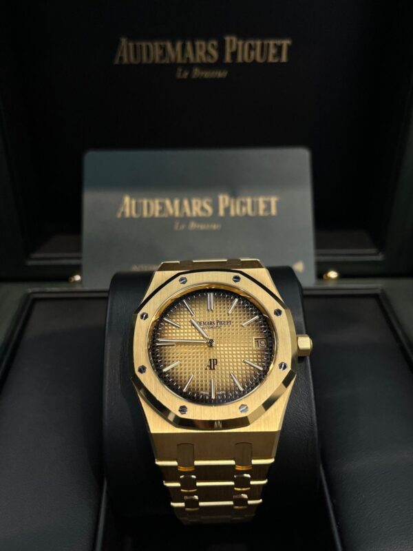 Audemars Piguet Royal Oak Jumbo (Ref# 16202BA.OO.1240BA.02) - Image 11