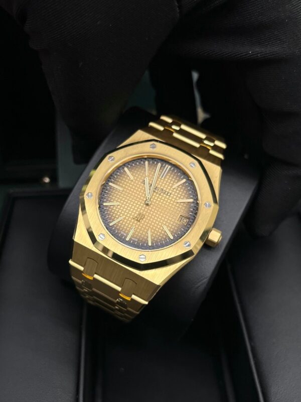 Audemars Piguet Royal Oak Jumbo (Ref# 16202BA.OO.1240BA.02) - Image 14