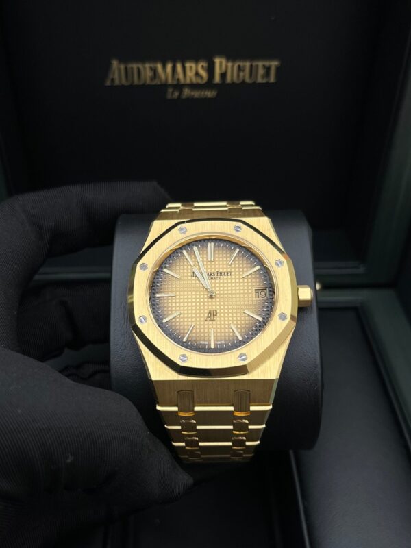 Audemars Piguet Royal Oak Jumbo (Ref# 16202BA.OO.1240BA.02) - Image 18