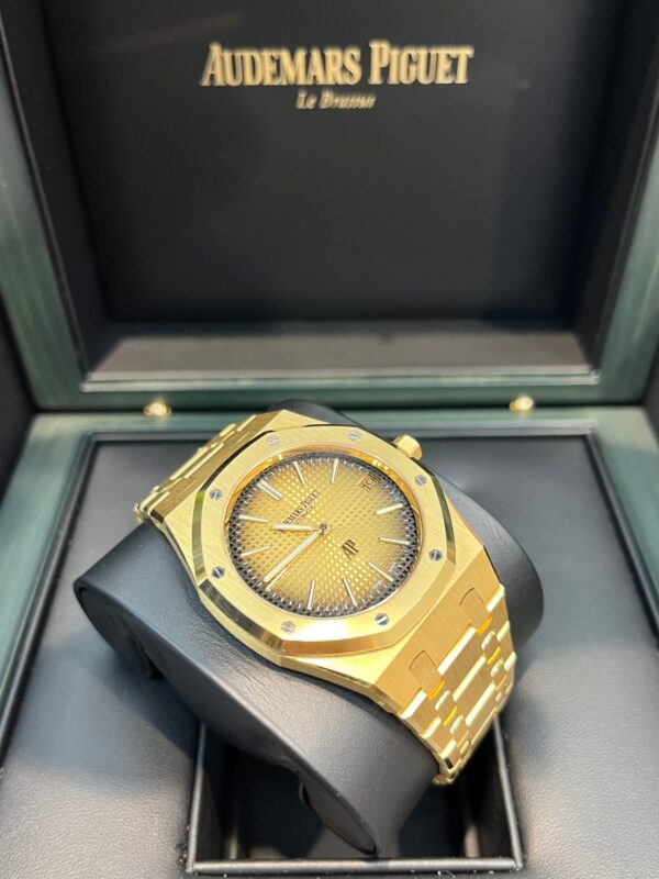 Audemars Piguet Royal Oak Jumbo (Ref# 16202BA.OO.1240BA.02) - Image 10
