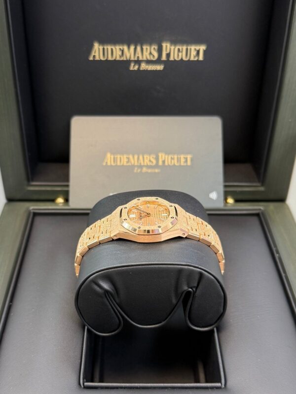 Audemars Piguet ROYAL OAK MINI FROSTED GOLD QUARTZ Ref. 67630OR.GG.1312OR.01 - Image 6