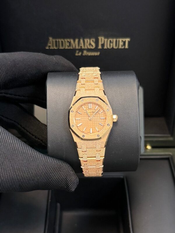 Audemars Piguet ROYAL OAK MINI FROSTED GOLD QUARTZ Ref. 67630OR.GG.1312OR.01 - Image 12