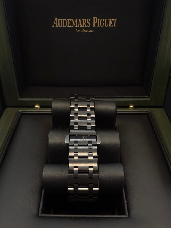 Audemars Piguet Royal Oak Offshore Chronograph Selfwinding Chronograph 42mm Black Dial Ceramic 26238CE.OO.1300CE.01 - Image 18