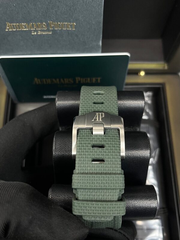 Audemars Piguet ROYAL OAK OFFSHORE SELFWINDING CHRONOGRAPH (Ref# 26238TI.OO.A056CA.01) - Image 9