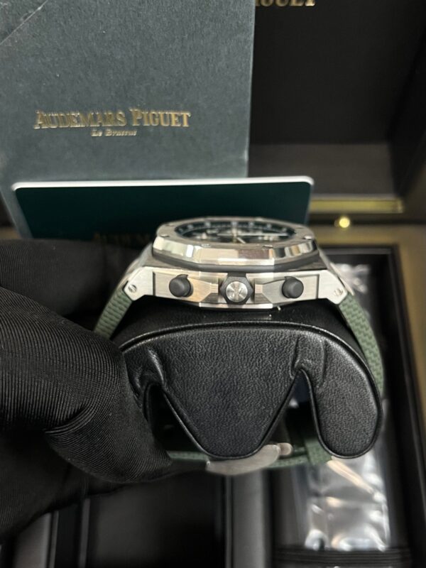 Audemars Piguet ROYAL OAK OFFSHORE SELFWINDING CHRONOGRAPH (Ref# 26238TI.OO.A056CA.01) - Image 5