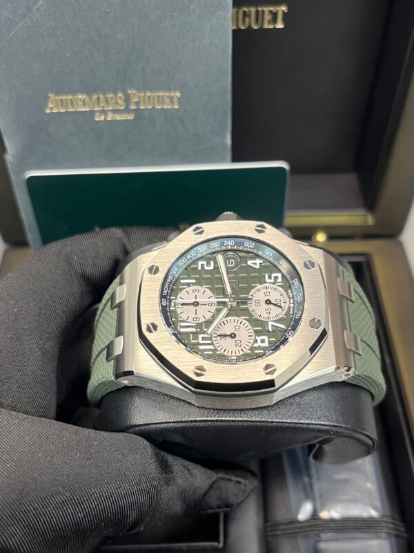 Audemars Piguet ROYAL OAK OFFSHORE SELFWINDING CHRONOGRAPH (Ref# 26238TI.OO.A056CA.01) - Image 8