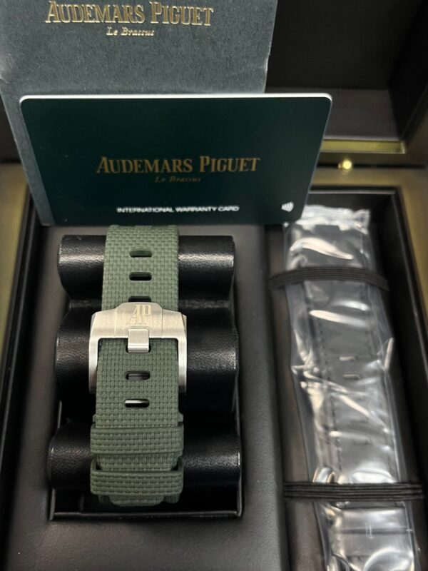 Audemars Piguet ROYAL OAK OFFSHORE SELFWINDING CHRONOGRAPH (Ref# 26238TI.OO.A056CA.01) - Image 2