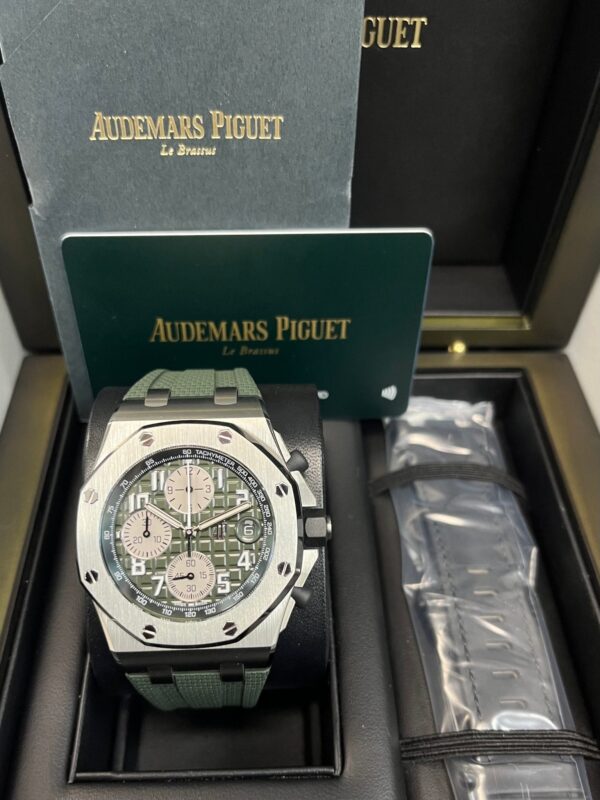Audemars Piguet ROYAL OAK OFFSHORE SELFWINDING CHRONOGRAPH (Ref# 26238TI.OO.A056CA.01) - Image 14
