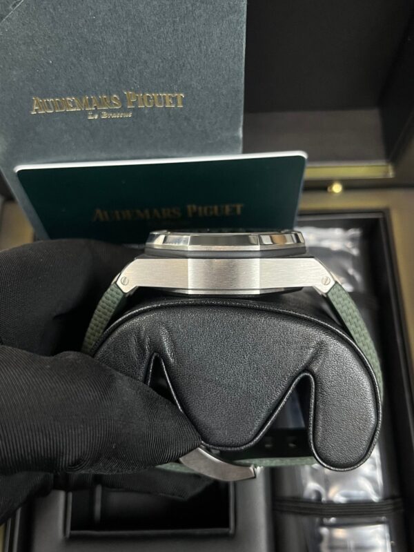 Audemars Piguet ROYAL OAK OFFSHORE SELFWINDING CHRONOGRAPH (Ref# 26238TI.OO.A056CA.01) - Image 6