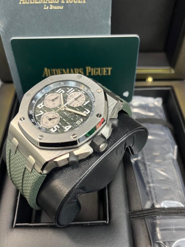 Audemars Piguet ROYAL OAK OFFSHORE SELFWINDING CHRONOGRAPH (Ref# 26238TI.OO.A056CA.01) - Image 16