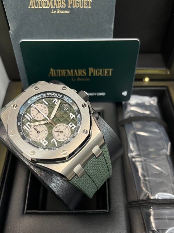 Audemars Piguet ROYAL OAK OFFSHORE SELFWINDING CHRONOGRAPH (Ref# 26238TI.OO.A056CA.01) - Image 17
