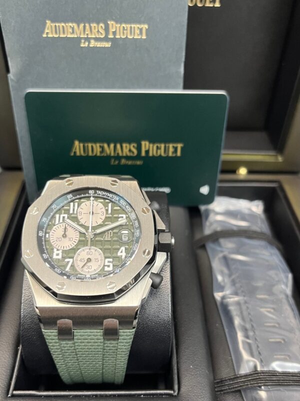 Audemars Piguet ROYAL OAK OFFSHORE SELFWINDING CHRONOGRAPH (Ref# 26238TI.OO.A056CA.01) - Image 13