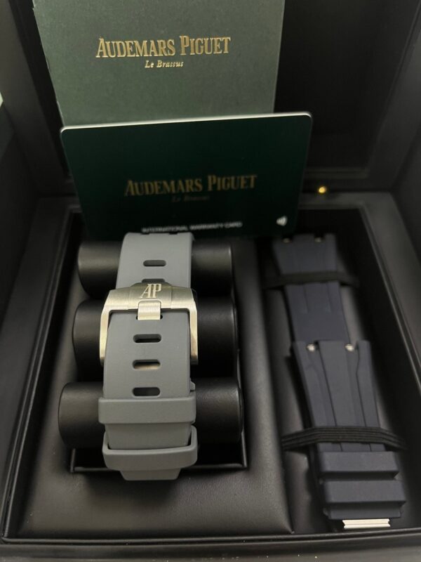 Audemars Piguet Royal Oak Offshore Selfwinding Chronograph (Ref# 26420IO.OO.A009CA.01) - Image 10
