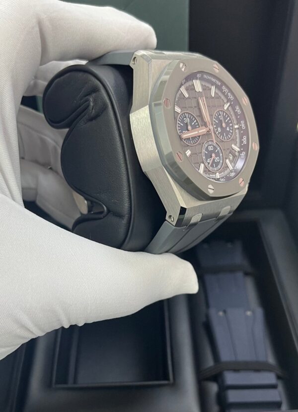 Audemars Piguet Royal Oak Offshore Selfwinding Chronograph (Ref# 26420IO.OO.A009CA.01) - Image 4