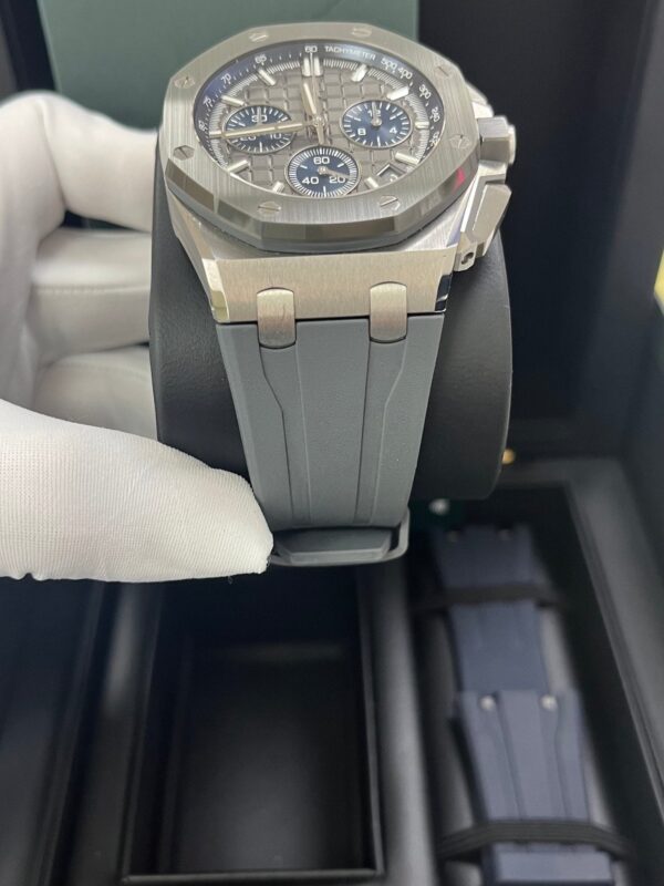 Audemars Piguet Royal Oak Offshore Selfwinding Chronograph (Ref# 26420IO.OO.A009CA.01) - Image 2