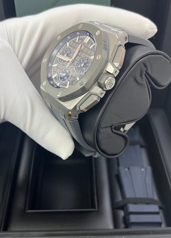 Audemars Piguet Royal Oak Offshore Selfwinding Chronograph (Ref# 26420IO.OO.A009CA.01) - Image 5