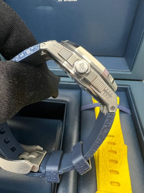 Audemars Piguet Royal Oak Offshore Selfwinding - Music Edition 37 mm 77600TI.OO.A343CA.01 - Image 8