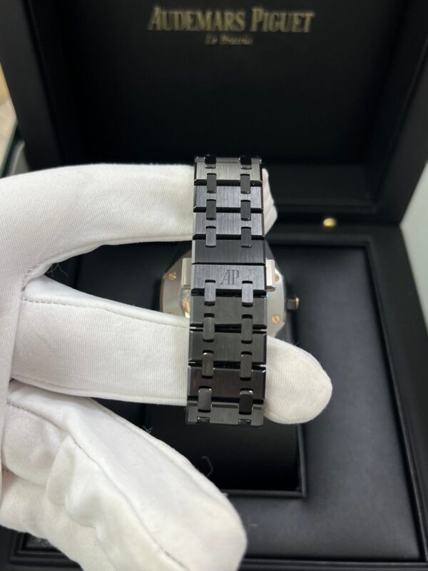 Audemars Piguet Royal Oak Selfwinding 34mm Black Ceramic 77350CE.OO.1266CE.03.A - Image 2