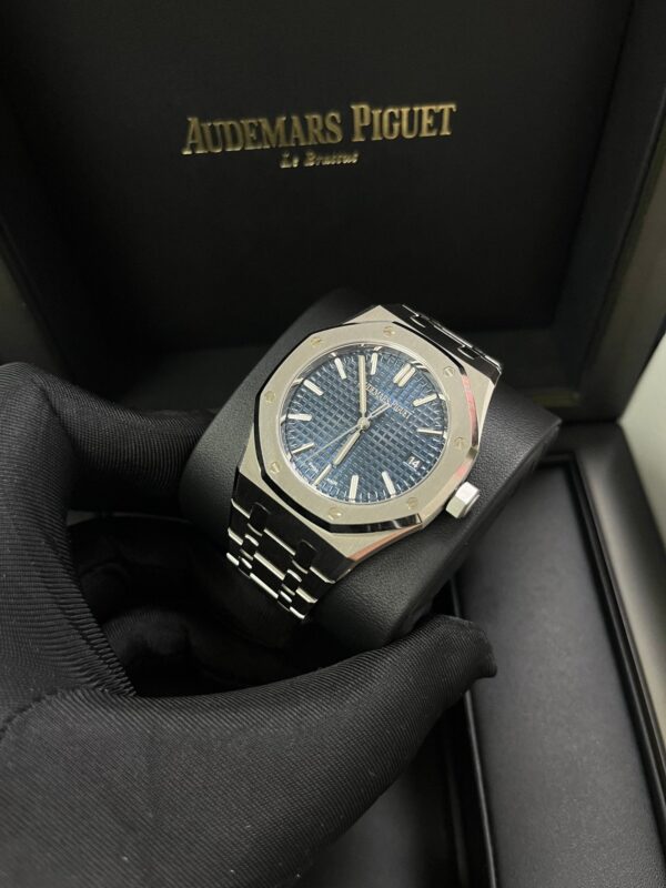 Audemars Piguet Royal Oak Selfwinding 37mm Stainless Steel Blue Dial 15550ST.OO.1356ST.06 - Image 8