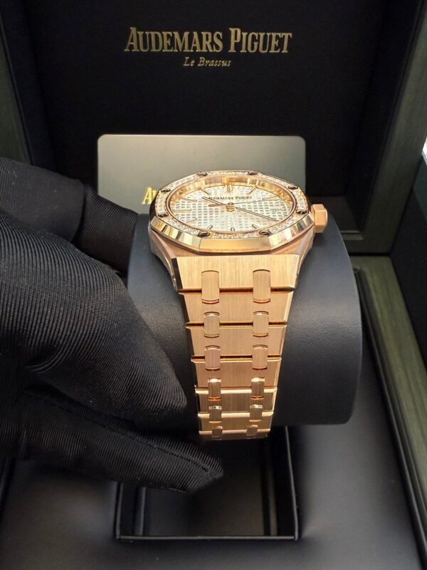 Audemars Piguet Royal Oak Selfwinding "50th Anniversary" 15551OR.ZZ.1356OR.01 - Image 3