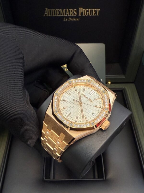 Audemars Piguet Royal Oak Selfwinding "50th Anniversary" 15551OR.ZZ.1356OR.01 - Image 2