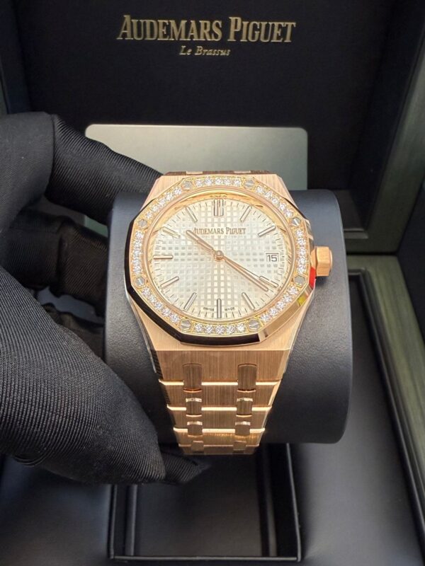 Audemars Piguet Royal Oak Selfwinding "50th Anniversary" 15551OR.ZZ.1356OR.01 - Image 5