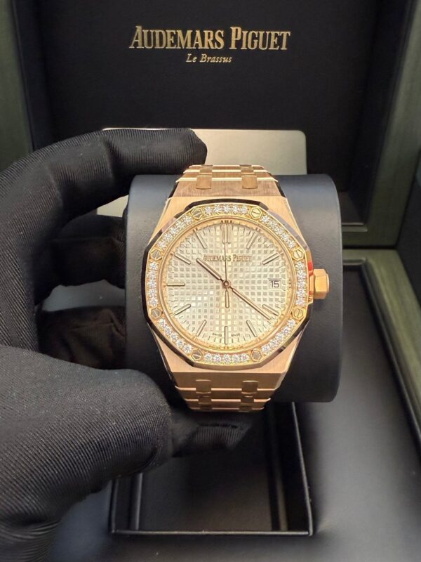 Audemars Piguet Royal Oak Selfwinding "50th Anniversary" 15551OR.ZZ.1356OR.01 - Image 12