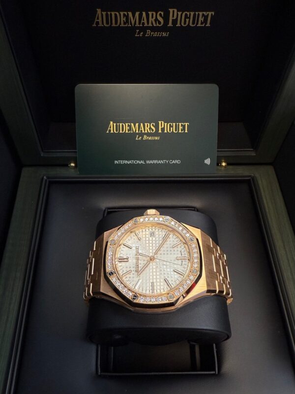 Audemars Piguet Royal Oak Selfwinding "50th Anniversary" 15551OR.ZZ.1356OR.01 - Image 9