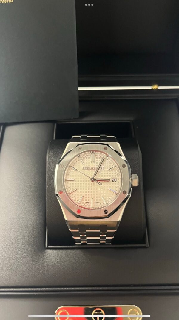 Audemars Piguet Royal Oak Selfwinding 50th Anniversary 2022 37mm 15550ST.OO.1356ST.01 - Image 5