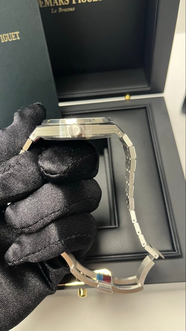 Audemars Piguet Royal Oak Selfwinding 50th Anniversary 2022 37mm 15550ST.OO.1356ST.01 - Image 6
