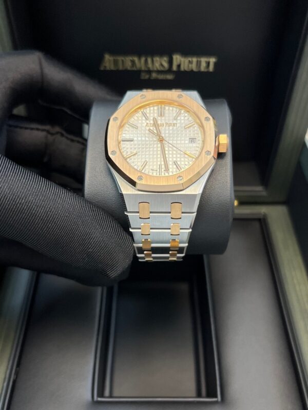 Audemars Piguet Royal Oak Selfwinding "50th Anniversary" 37mm 15550SR.OO.1356SR.01 - Image 2
