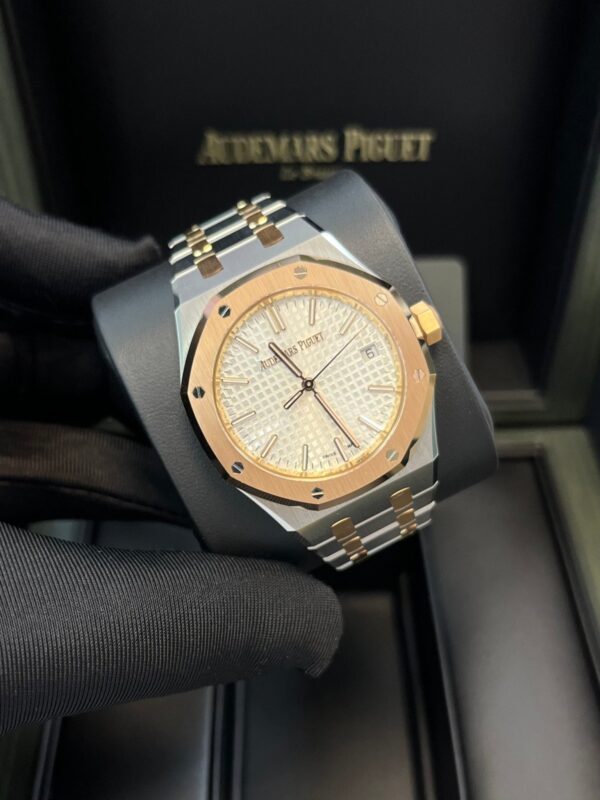 Audemars Piguet Royal Oak Selfwinding "50th Anniversary" 37mm 15550SR.OO.1356SR.01 - Image 4
