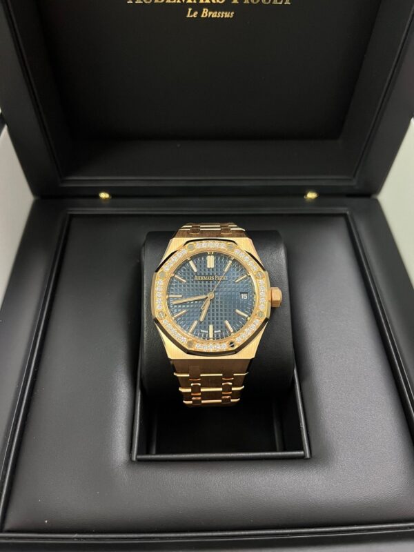 Audemars Piguet Royal Oak Selfwinding 50th Anniversary Blue Dial 15551OR.ZZ.1356OR.02 - Image 6