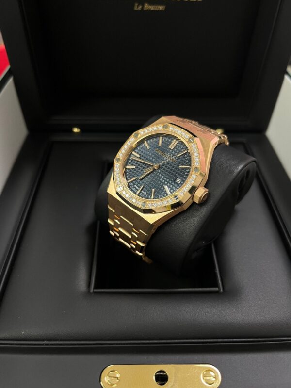 Audemars Piguet Royal Oak Selfwinding 50th Anniversary Blue Dial 15551OR.ZZ.1356OR.02 - Image 10