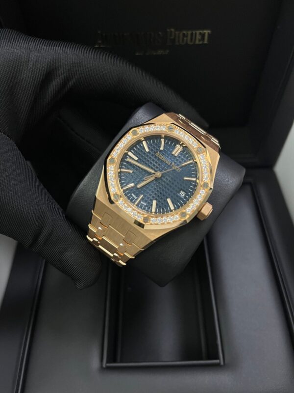 Audemars Piguet Royal Oak Selfwinding 50th Anniversary Blue Dial 15551OR.ZZ.1356OR.02 - Image 3