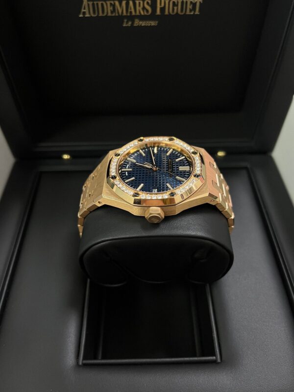 Audemars Piguet Royal Oak Selfwinding 50th Anniversary Blue Dial 15551OR.ZZ.1356OR.02 - Image 8