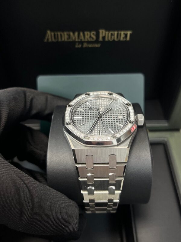 Audemars Piguet Royal Oak Selfwinding (Ref# 15551ST.ZZ.1356ST.06) - Image 2