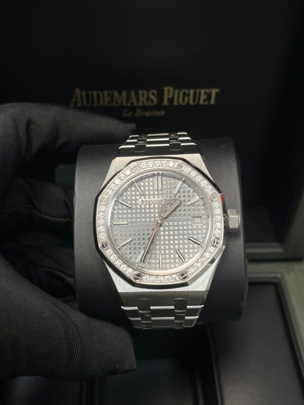 Audemars Piguet Royal Oak Selfwinding (Ref# 15551ST.ZZ.1356ST.06) - Image 3