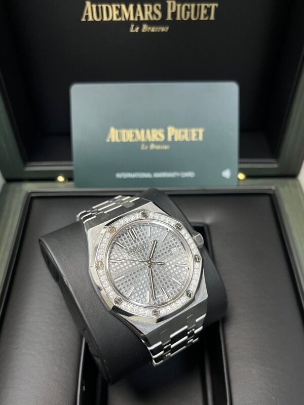 Audemars Piguet Royal Oak Selfwinding (Ref# 15551ST.ZZ.1356ST.06) - Image 7