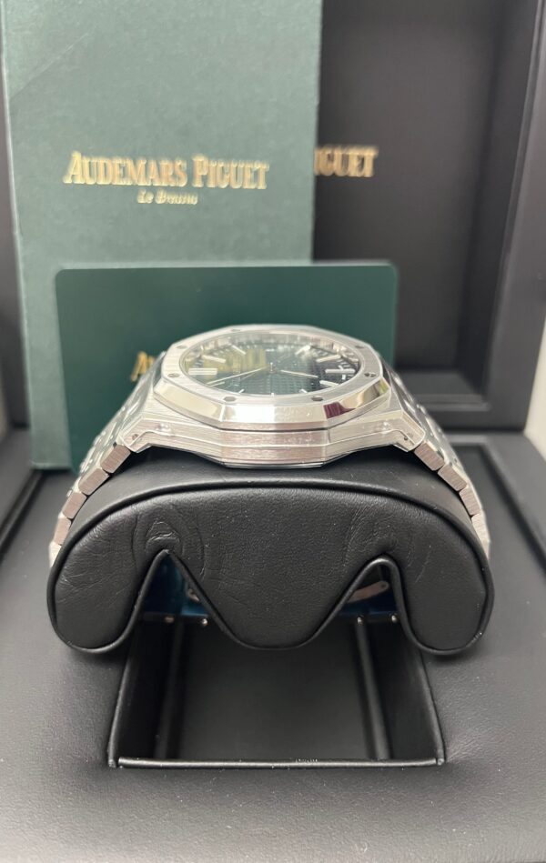 Audemars Piguet Royal Oak Selfwinding 41 mm Stainless Steel Green Dial 15510ST.OO.1320ST.09 - Image 7