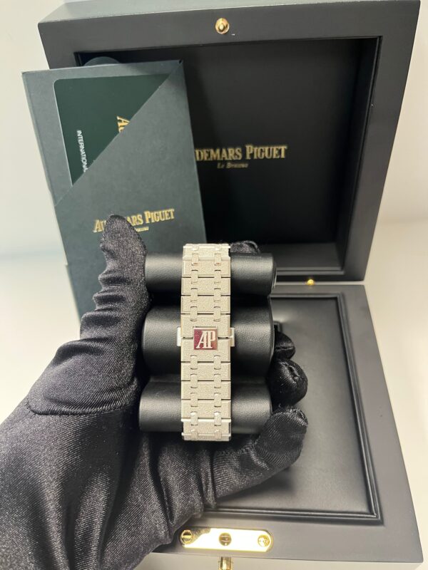 Audemars Piguet Royal Oak Frosted Gold Selfwinding Chronograph (Ref# 26239BC.GG.1224BC.02) - Image 5
