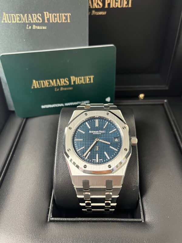 Audemars Piguet Royal Oak Jumbo 39mm Stainless Steel Jumbo Ultra-Thin Blue Dial 15202ST.OO.1240ST.01 - Image 2